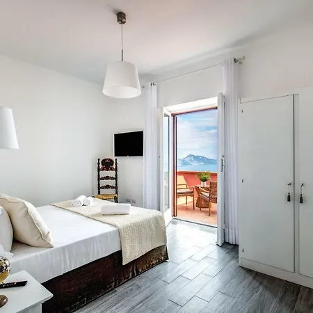 Aprea Luxury Capri Views & Guest Services Villa *